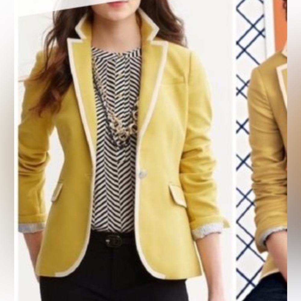 Banana Republic perfect‎ gold tipped blazer. Worn a few tines. 150 retail.